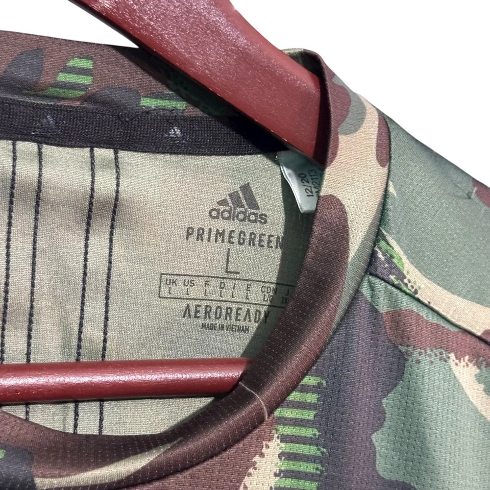Adidas Shirt mens Large Green Camo Short Sleeve Distressed Prime Green